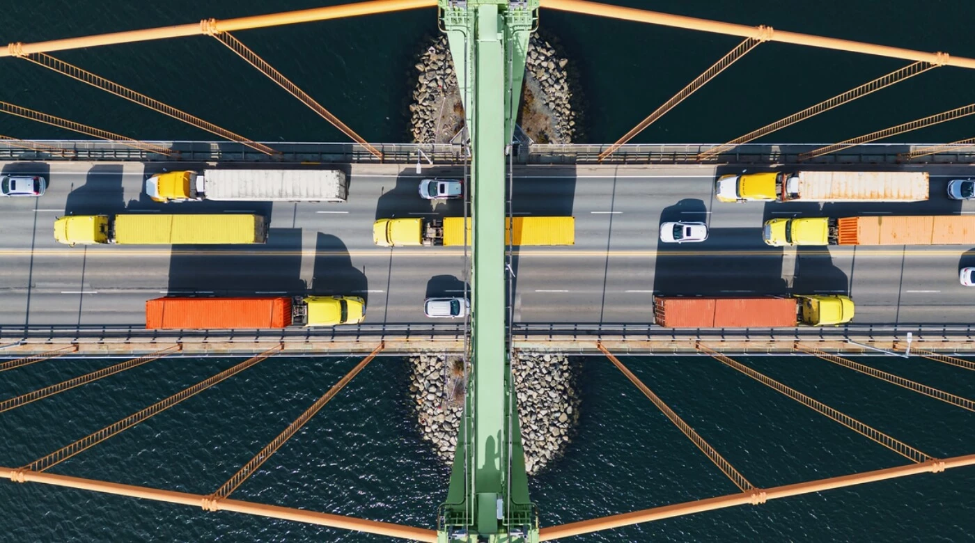 Logistic Experts at Work